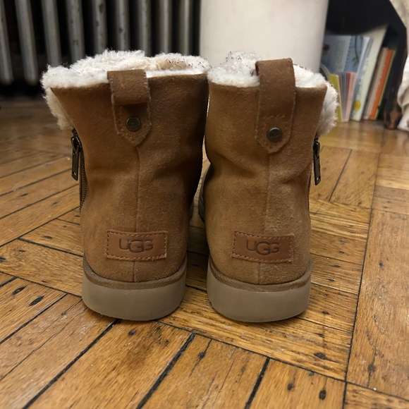 UGG\'s Boots size 10/women 11 main image 13